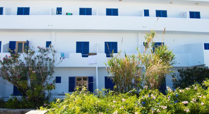 Hostal Mayans Es Pujols Exterior photo